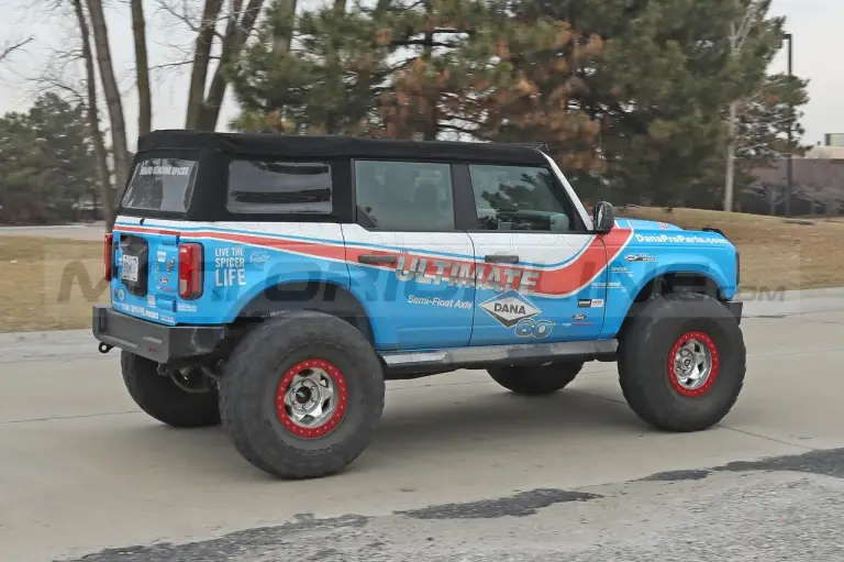 Ford Bronco modificato - Foto Spia 12-04-2022 - 9