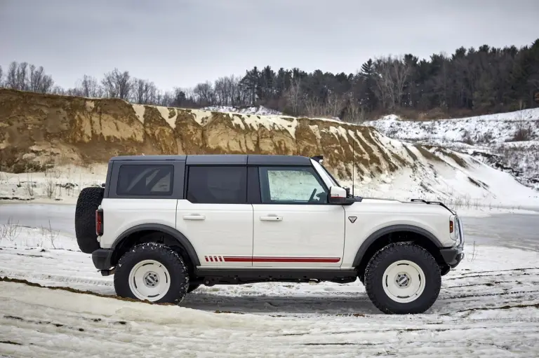 Ford Bronco Pope Francis Center First Edition - Foto - 6
