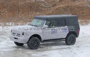 Ford Bronco quattro porte 2021 - Foto spia 15-01-2020 - 3