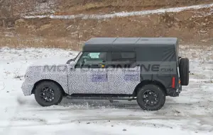 Ford Bronco quattro porte 2021 - Foto spia 15-01-2020 - 5