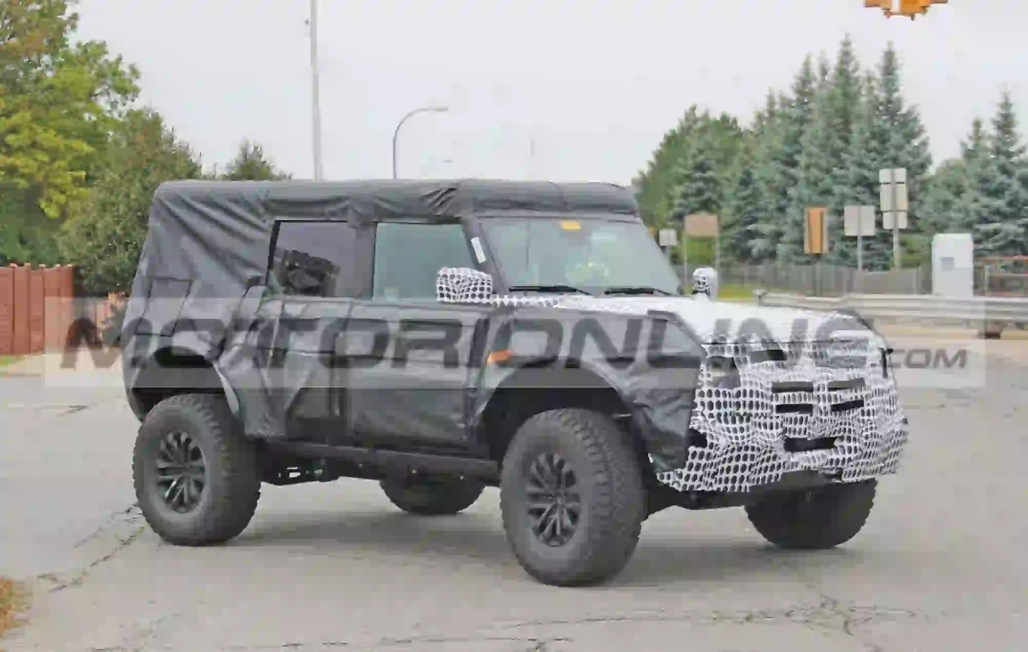 Ford Bronco Raptor 2023 - le prime foto spia  - 2