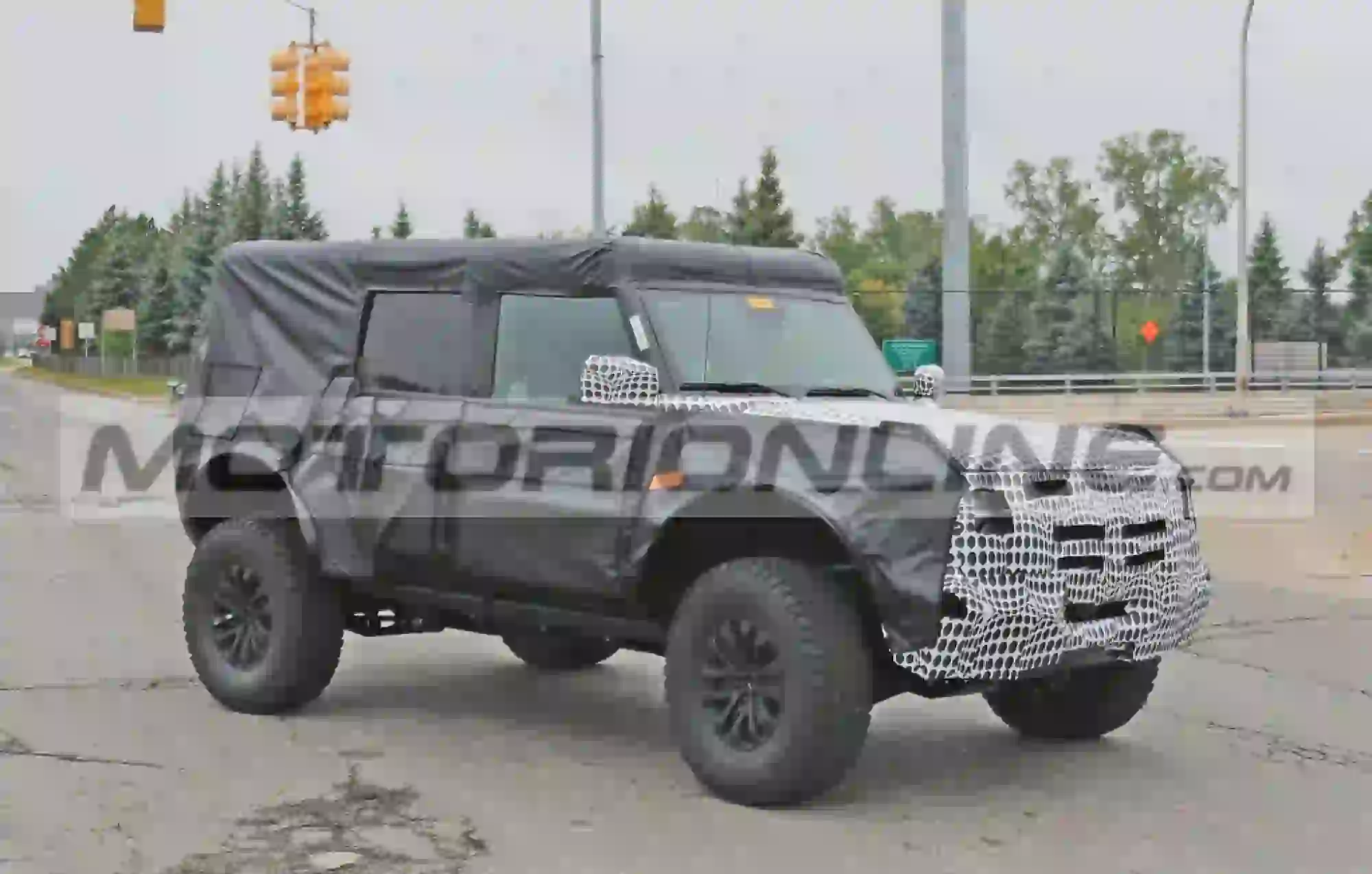 Ford Bronco Raptor 2023 - le prime foto spia  - 3