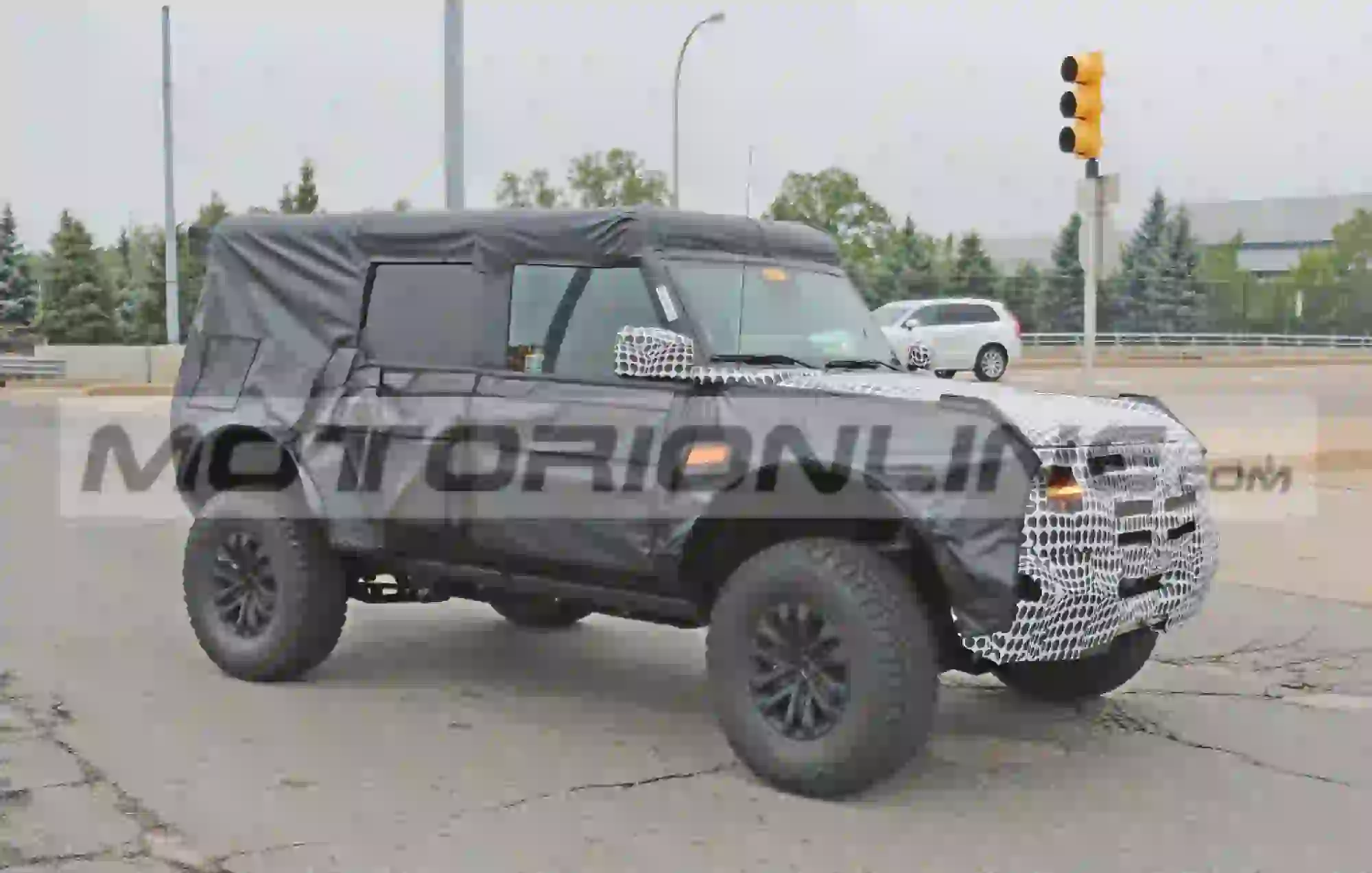 Ford Bronco Raptor 2023 - le prime foto spia  - 4