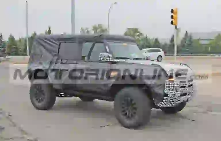 Ford Bronco Raptor 2023 - le prime foto spia  - 4