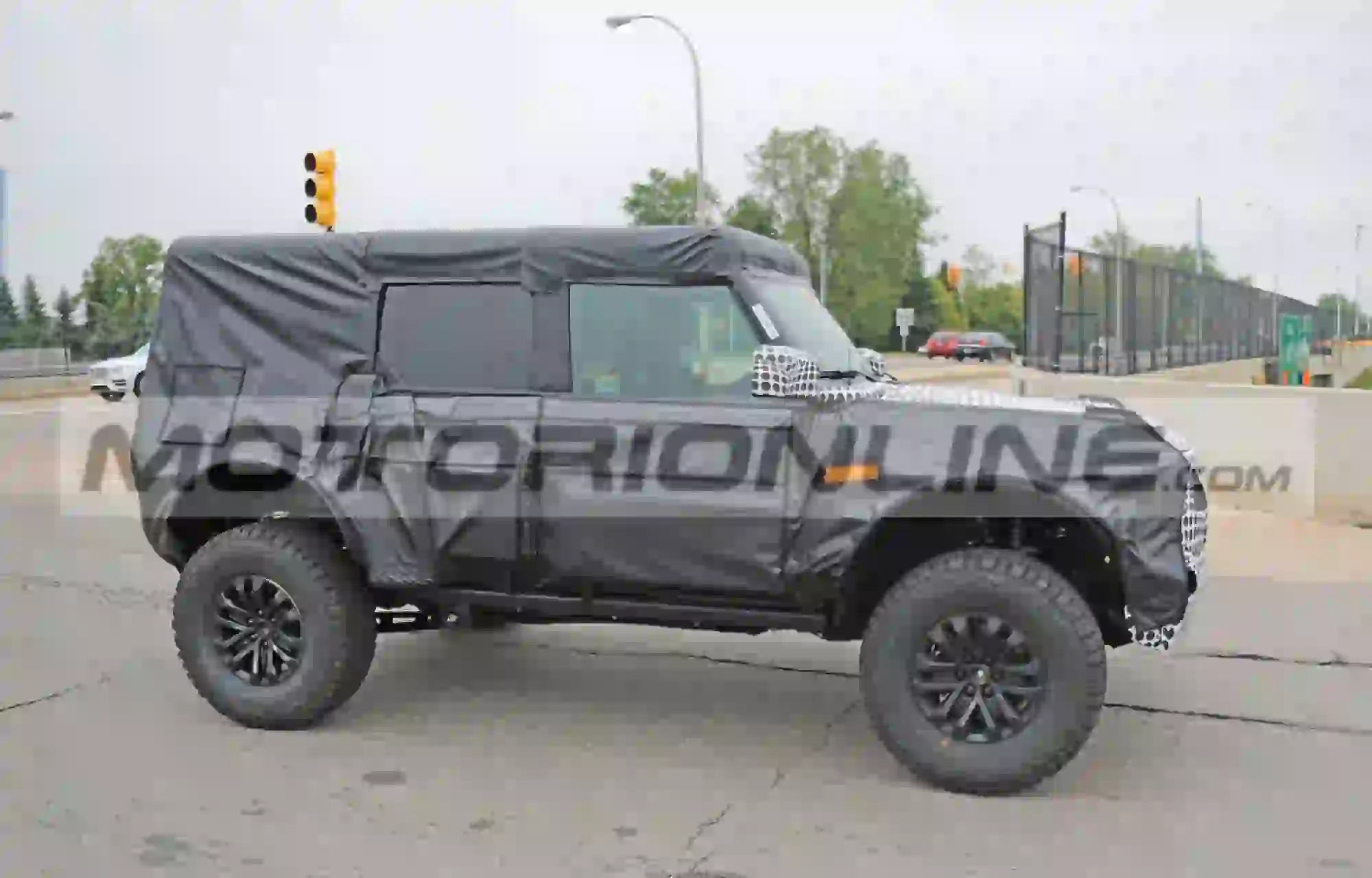 Ford Bronco Raptor 2023 - le prime foto spia  - 5