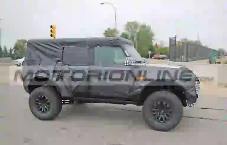 Ford Bronco Raptor 2023 - le prime foto spia  - 5