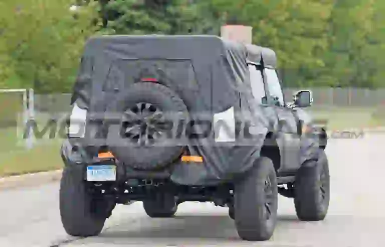 Ford Bronco Raptor 2023 - le prime foto spia  - 6