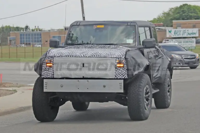 Ford Bronco Raptor - Foto Spia 09-09-2021 - 3