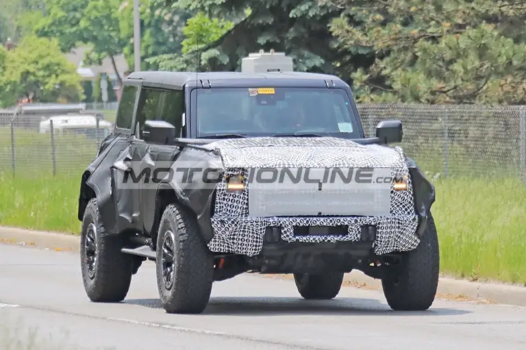 Ford Bronco Raptor - Foto spia 26-5-2021 - 1