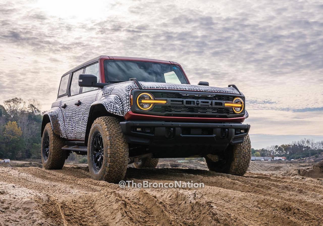 Ford Bronco Raptor - Foto