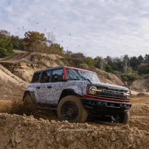 Ford Bronco Raptor - Foto - 4