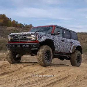 Ford Bronco Raptor - Foto - 2