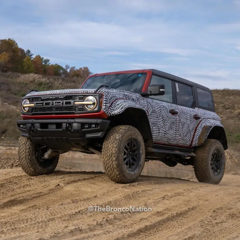 Ford Bronco Raptor - Foto - 2