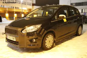 Ford C-Max 2015 - Foto spia 27-02-2014