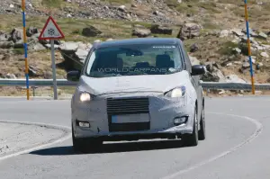 Ford C-Max 2015 - foto spia