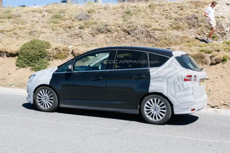 Ford C-Max 2015 - foto spia - 7