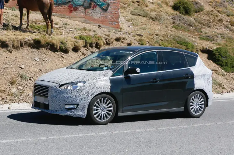 Ford C-Max 2015 - foto spia - 8