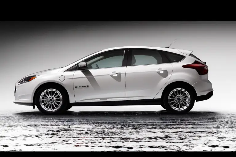 Ford C-Max ibrida e Ford Focus Electric - 15