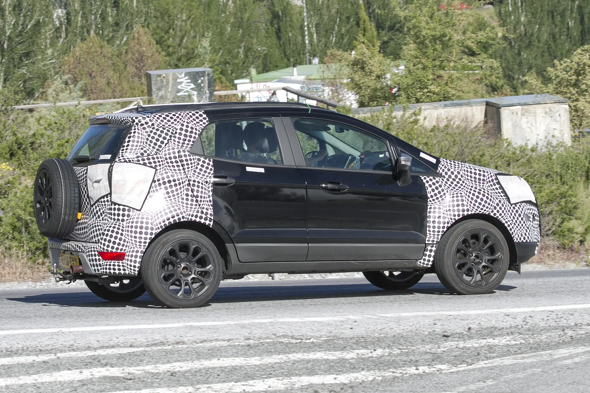 Ford EcoSport foto spia giugno 2016 - 7