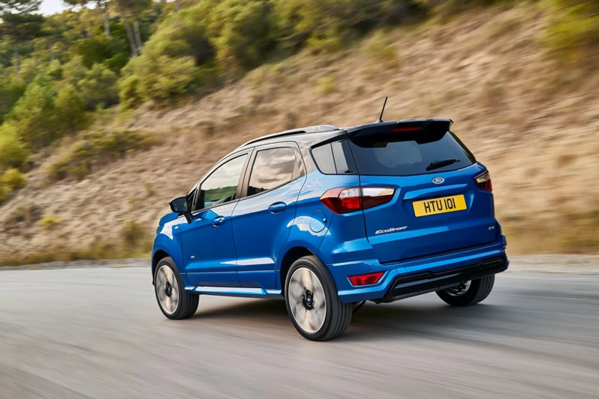 Ford EcoSport nuovo modello prime immagini ufficiali - 2