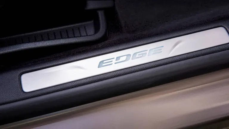Ford Edge Titanium Elite - 38