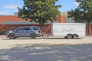 Ford Expedition ST 2022 - Foto Spia 17-09-2021