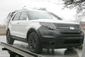 Ford Explorer 2011 - Foto spia 28-3-2010