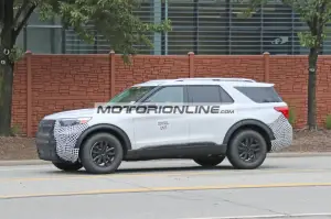 Ford Explorer FX4 - Foto spia 23-9-2020