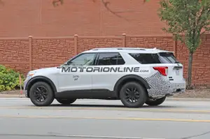 Ford Explorer FX4 - Foto spia 23-9-2020