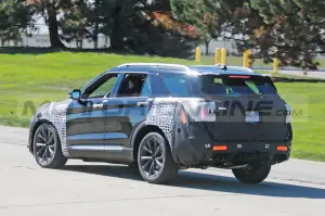 Ford Explorer ST 2024 - Foto Spia 10-10-2022