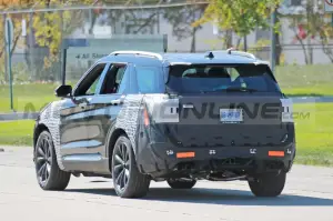 Ford Explorer ST 2024 - Foto Spia 10-10-2022