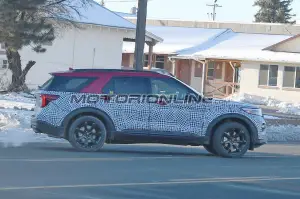 Ford Explorer ST foto spia 6 dicembre 2018