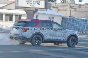 Ford Explorer ST foto spia 6 dicembre 2018