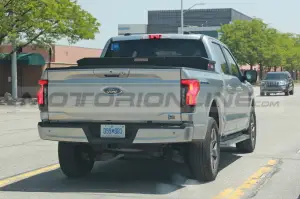 Ford F-150 Lightning 2022 con generatore - Foto Spia 08-06-2022 - 4