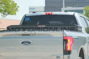 Ford F-150 Lightning 2022 con generatore - Foto Spia 08-06-2022 - 3