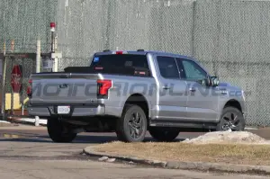 Ford F-150 Lightning 2022 con generatore - Foto Spia 08-06-2022 - 5