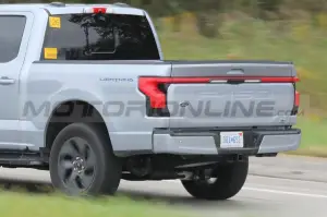 Ford F-150 Lightning 2022 con generatore - Foto Spia 08-06-2022 - 7