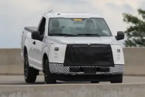 Ford F-150 MY 2018 foto spia 30 giugno 2016