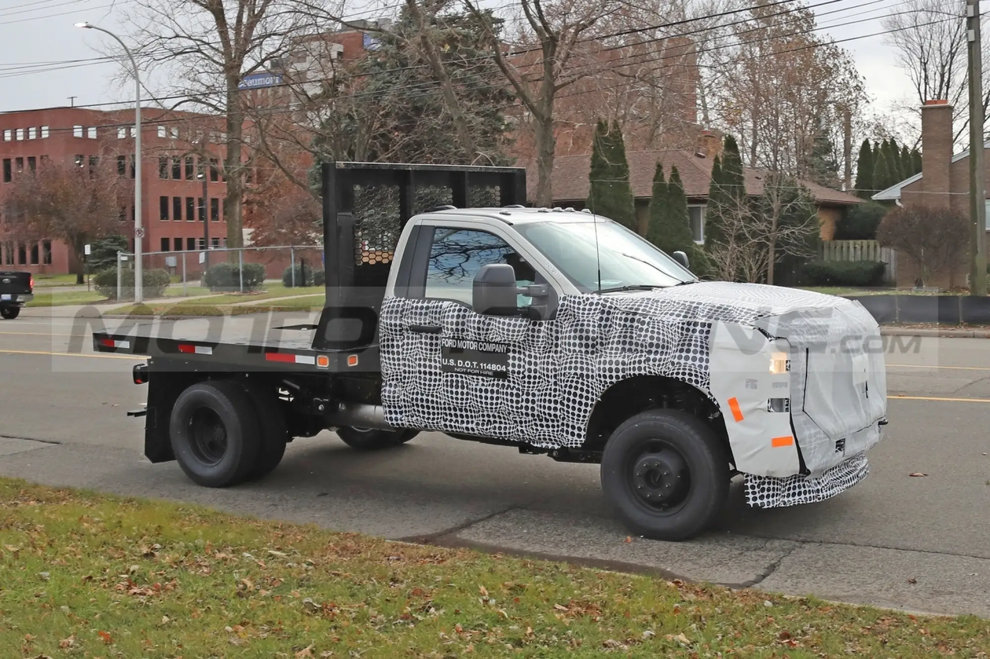 Ford F-350 Chassis Cab 2023 - Foto Spia 10-12-2021 - 2