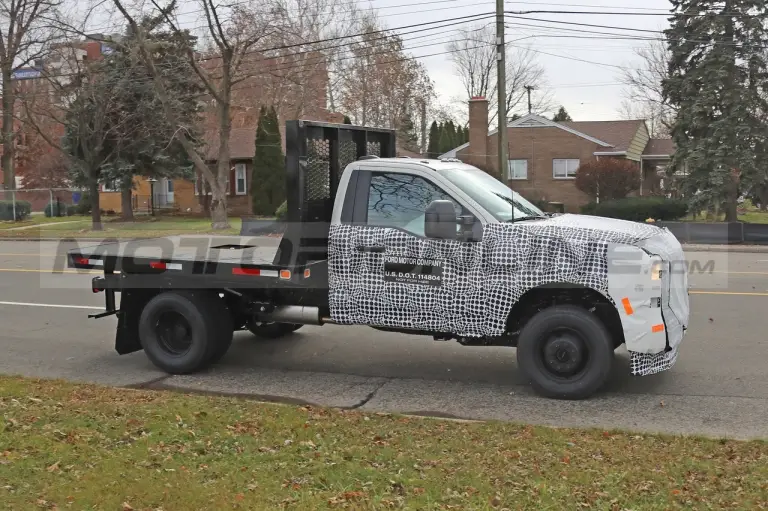 Ford F-350 Chassis Cab 2023 - Foto Spia 10-12-2021 - 5