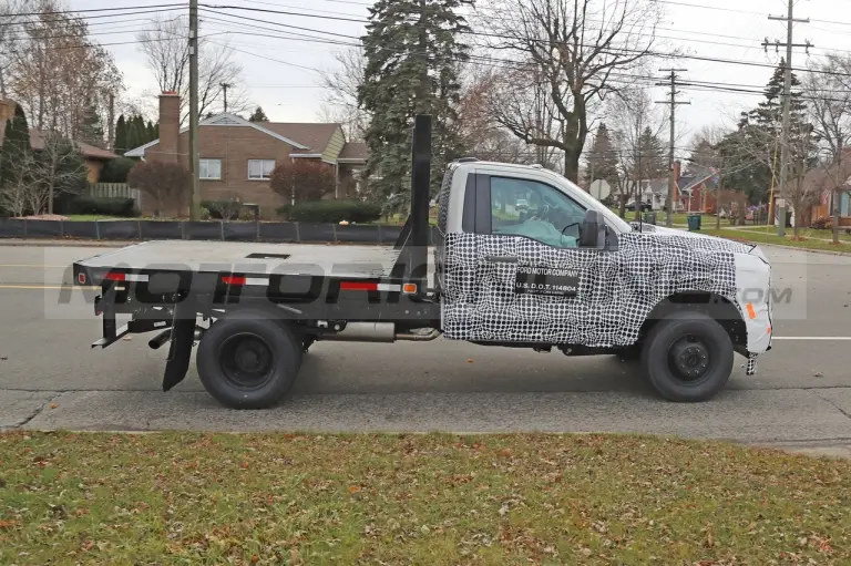 Ford F-350 Chassis Cab 2023 - Foto Spia 10-12-2021 - 3