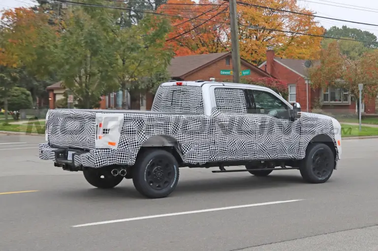 Ford F-350 Platinum - Foto Spia 02-11-2021 - 3