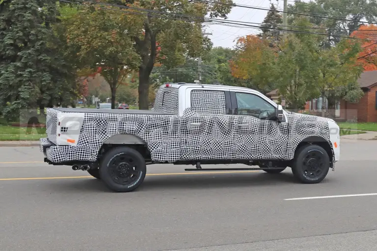 Ford F-350 Platinum - Foto Spia 02-11-2021 - 5