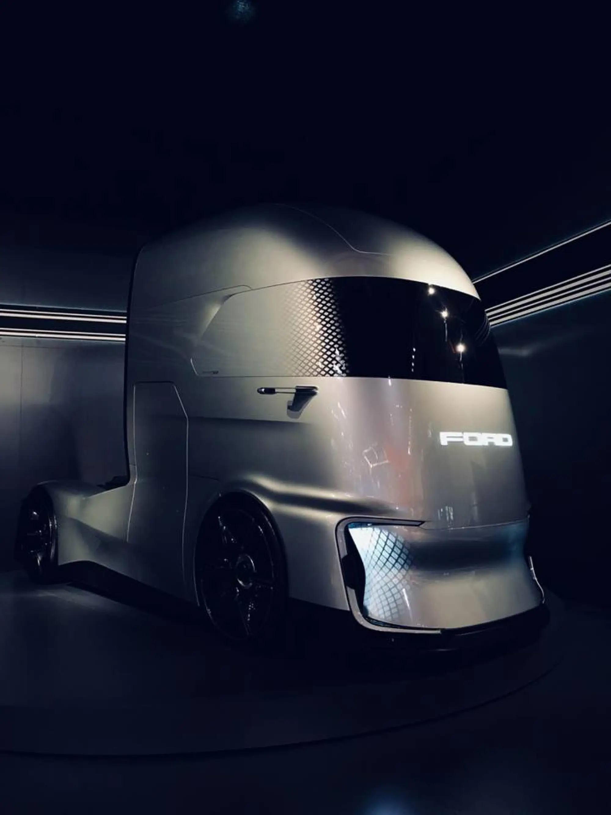 Ford F-Vision Future Truck Concept - 3