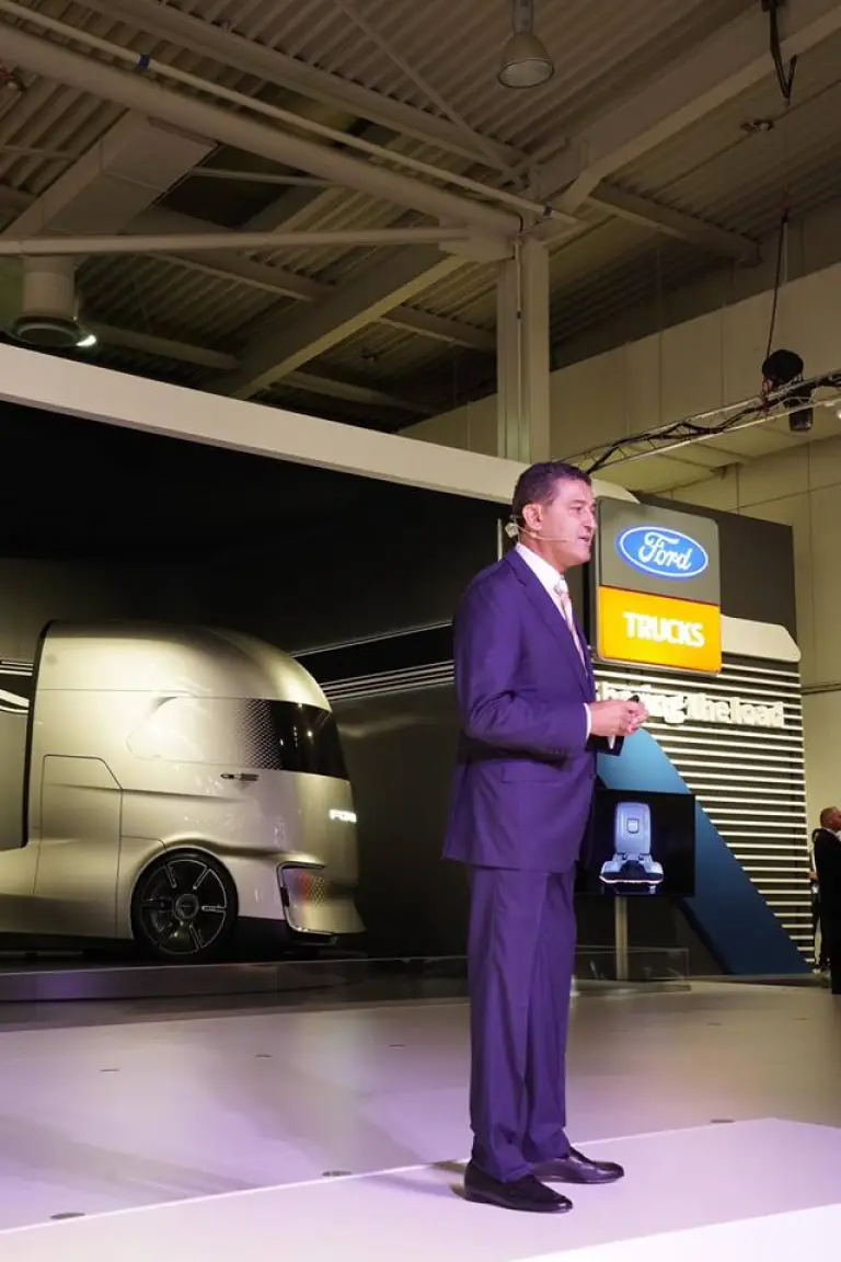Ford F-Vision Future Truck Concept - 5