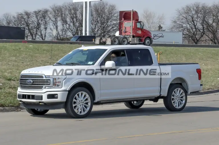 Ford F150 Limited 2019 - foto spia 23-4-2018 - 5