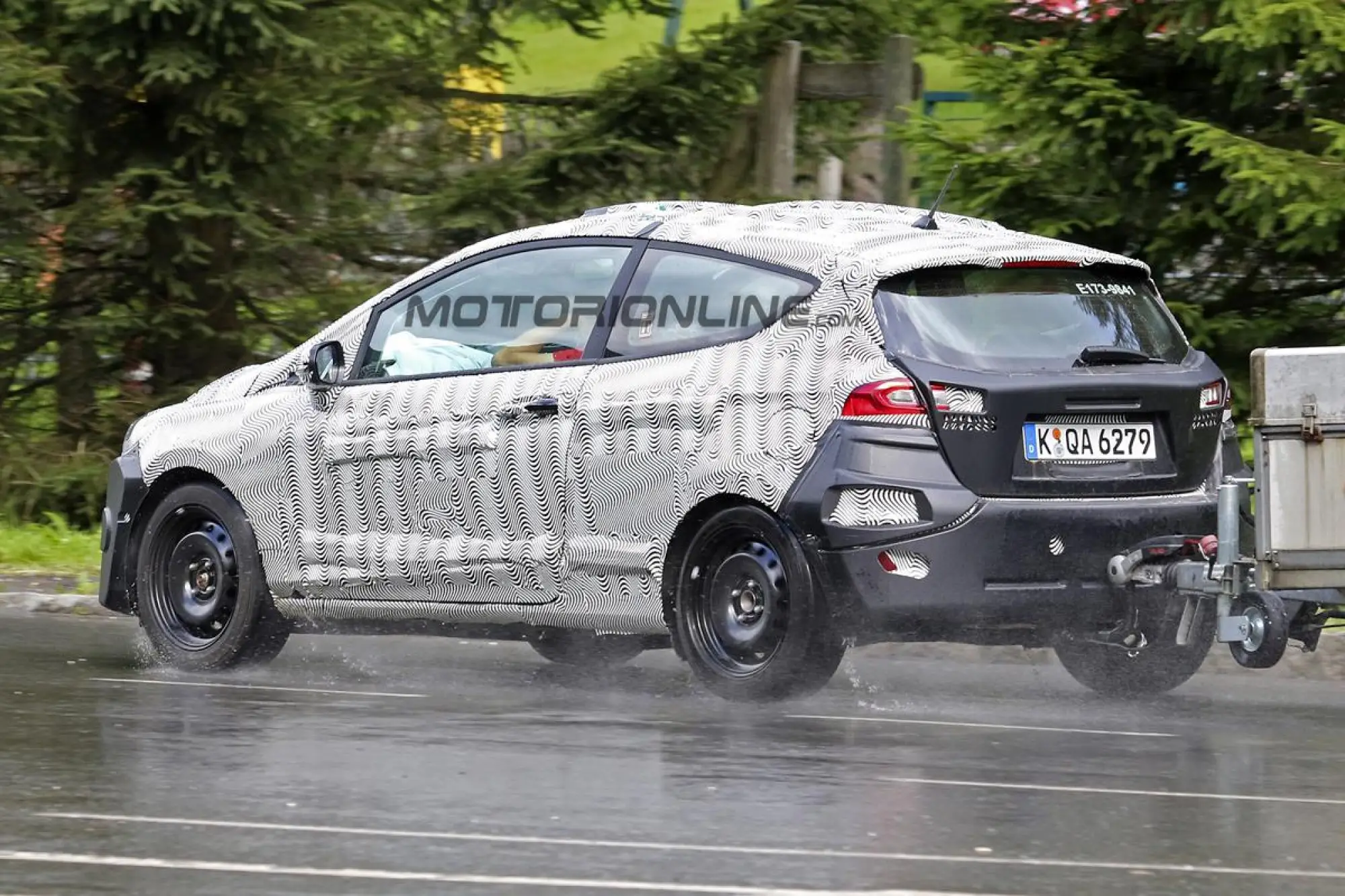Ford Fiesta 3 porte - Foto spia 17-08-2016 - 12