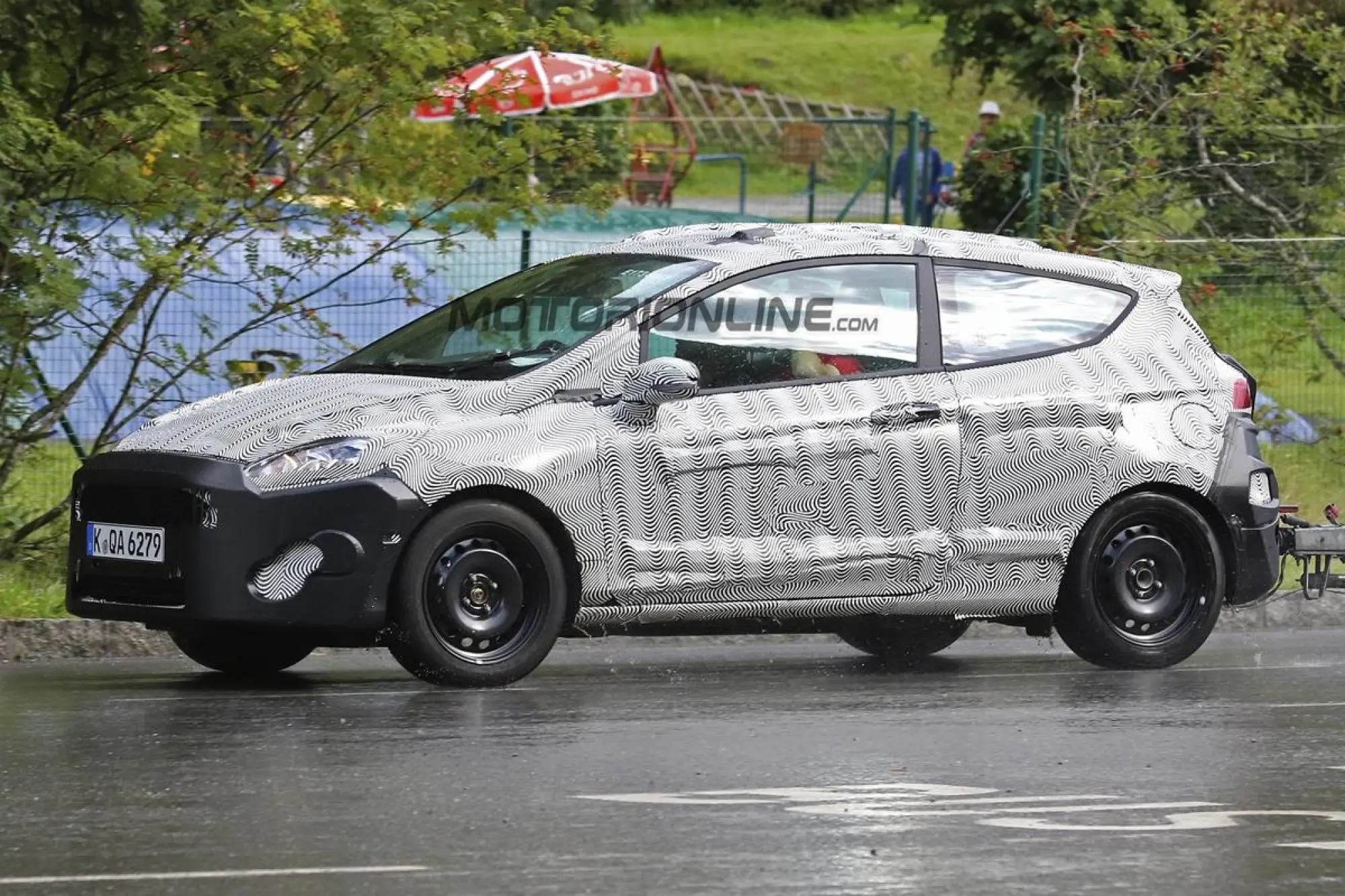 Ford Fiesta 3 porte - Foto spia 17-08-2016 - 7