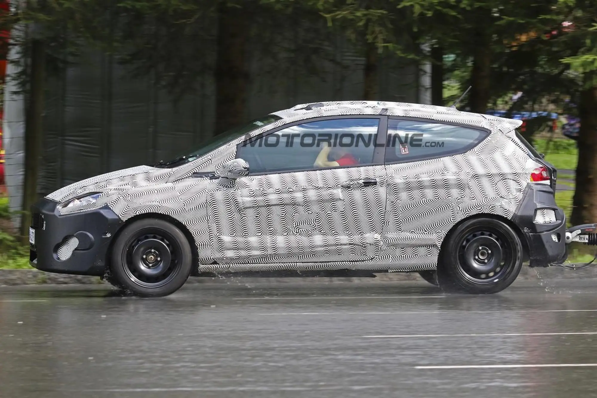 Ford Fiesta 3 porte - Foto spia 17-08-2016 - 8