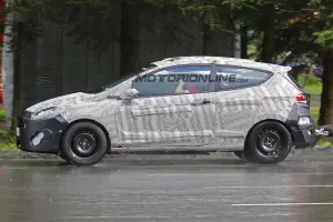 Ford Fiesta 3 porte - Foto spia 17-08-2016
